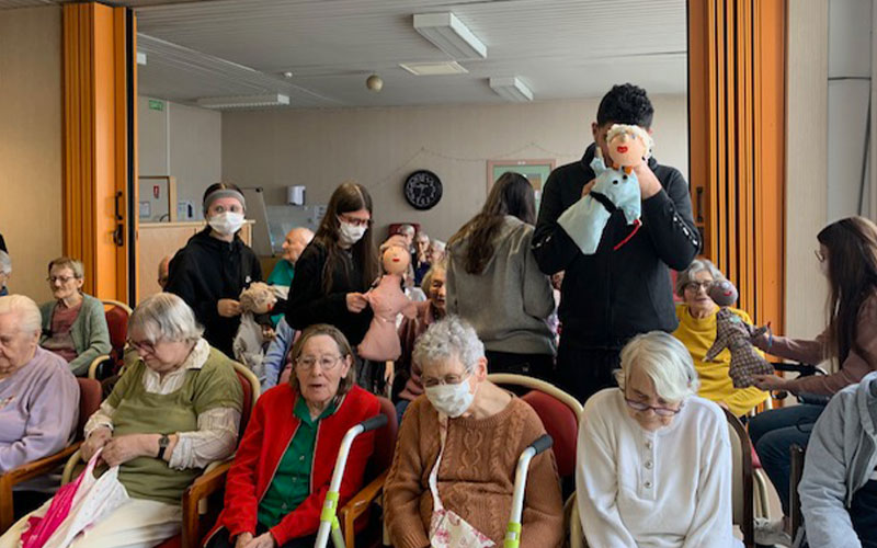 Un conte de marionnettes pour les seniors